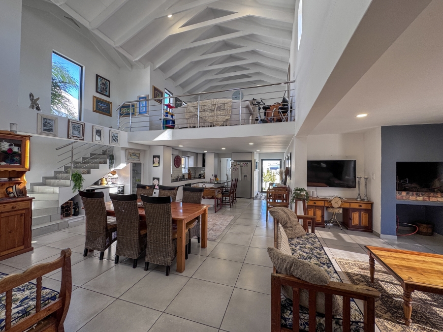 3 Bedroom Property for Sale in Sandy Point Western Cape